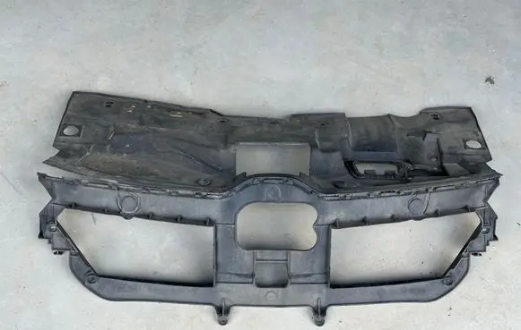 Renault Talisman Front bumper upper radiator grill 620361994R