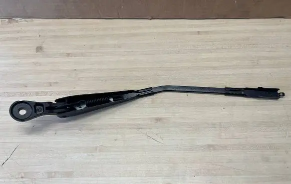 Mercedes-Benz Vito Viano W447 Rear wiper blade arm A0018207444