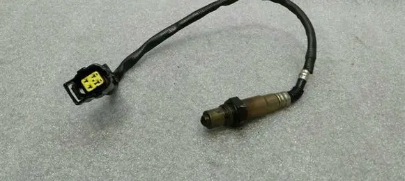 Mercedes-Benz ML W164 Lambda probe sensor A0045420818