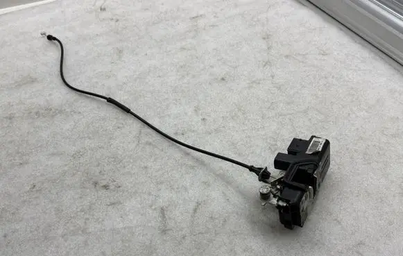 Tesla Model S Front door lock 600891200C