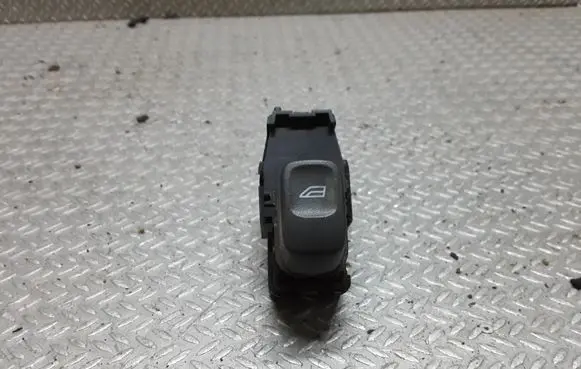 Volvo V70 Electric window control switch 9472275