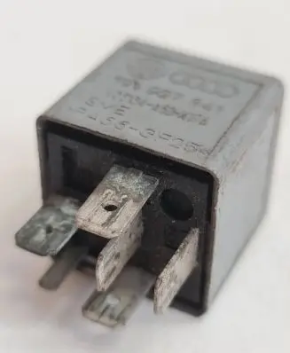 Volkswagen Sharan Other relay 191927841 PA66GF25 V23134A52X196