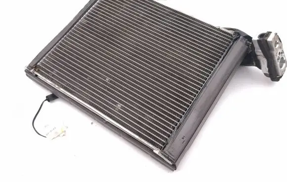Toyota Prius (XW30) Air conditioning (A/C) radiator (interior)