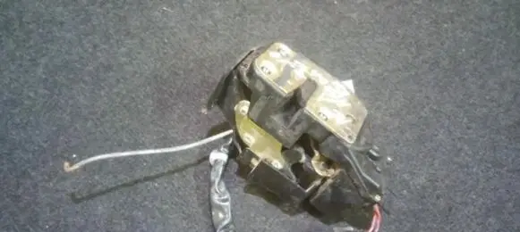 Mazda 626 Front door lock