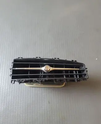 Volvo V90 Cross Country Dash center air vent grill 32348328 31366590