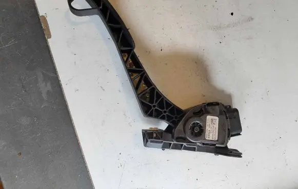 Volvo XC90 Accelerator throttle pedal 30715179