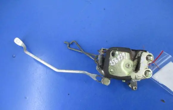 Hyundai Elantra Front door lock