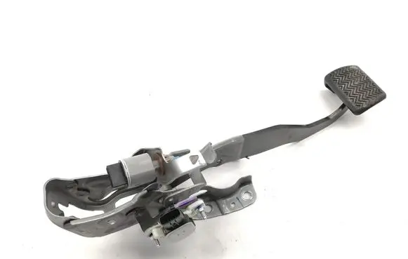 Toyota C-HR I Brake pedal