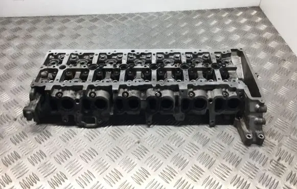 BMW 3 F30 F35 F31 Engine head 8507561 7781116 778111601