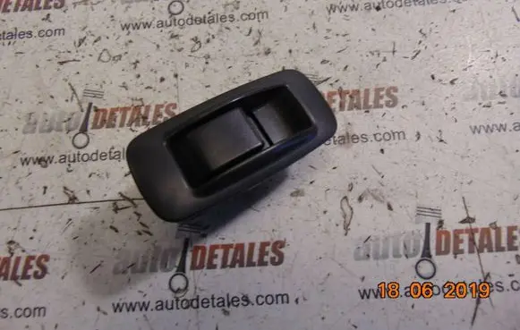 Toyota Corolla Verso AR10 Electric window control switch 848010F030