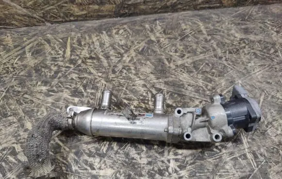 Peugeot 607 EGR valve 4R8Q9D475 4U3Q9Y493