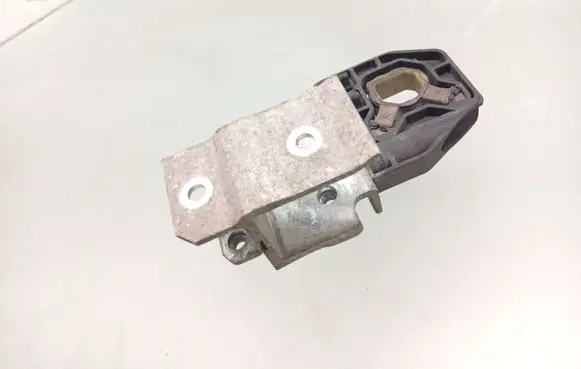 BMW 1 F20 F21 Radiator mount bracket 7600540