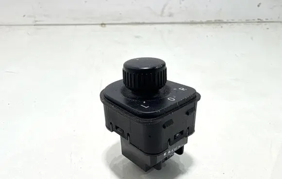 Volkswagen PASSAT B7 Wing mirror switch 1K0959565K