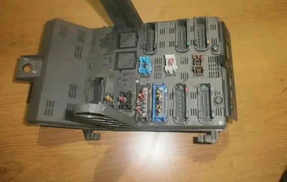 Renault Laguna I Fuse box set 7700433669