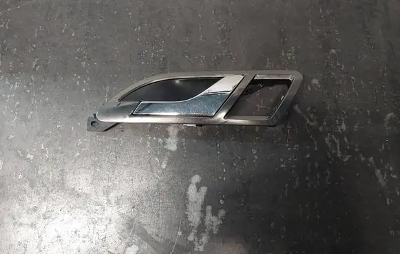Skoda Superb B5 (3U) Front door interior handle 3U0837247
