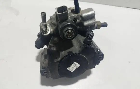 Mercedes-Benz E W212 Fuel injection high pressure pump A6510700701 28252614 0421319JDB