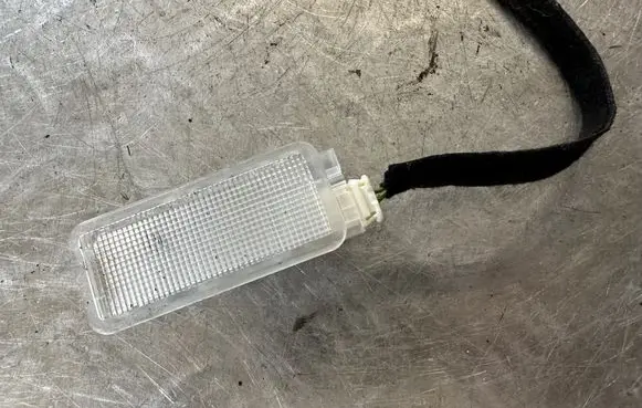 Peugeot 3008 I Rear seat light