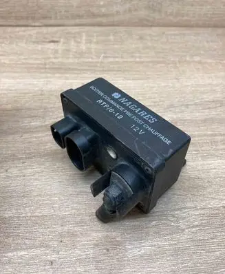 Renault Megane II Glow plug pre-heat relay 7700107794