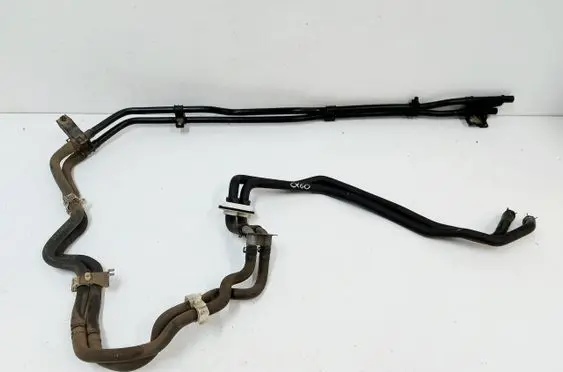 Engine coolant pipe/hose