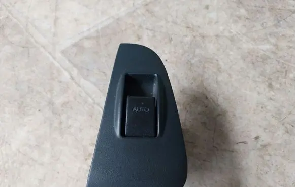 Toyota Avensis T250 Electric window control switch 7427205020
