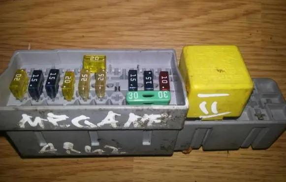 Renault Megane II Fuse box set 13251ghw