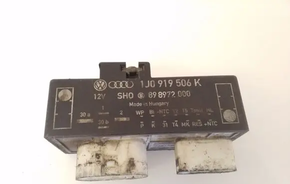Volkswagen Golf IV Coolant fan relay 1J0919506K 898972000