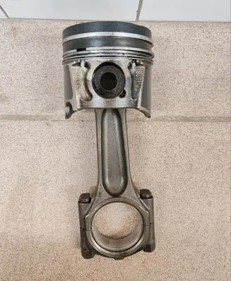 Volvo V50 Piston with connecting rod