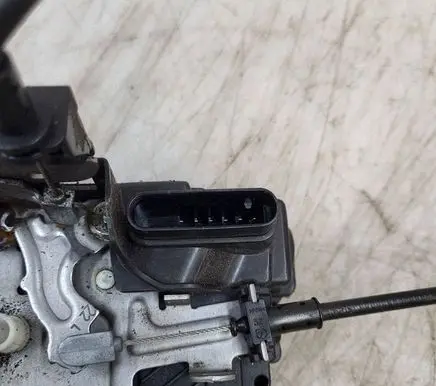 Volvo V40 Rear door lock 31391826