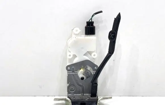 Mitsubishi ASX Tailgate exterior lock 