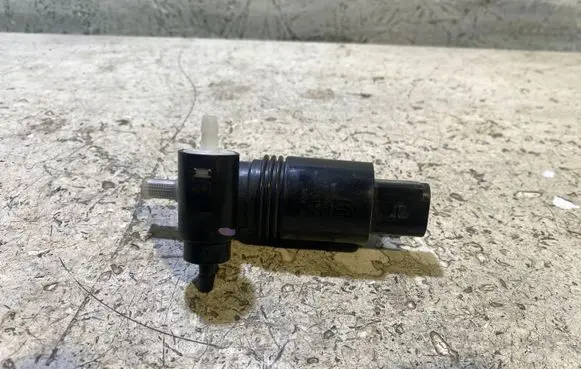 Jeep Wrangler Windscreen/windshield washer pump 05152075AC 001317 18092101