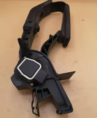 Mercedes-Benz E W211 Accelerator throttle pedal A2113000404