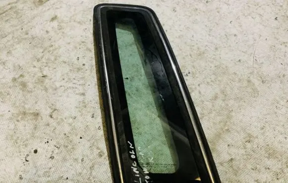Lincoln Town Car Rear side window