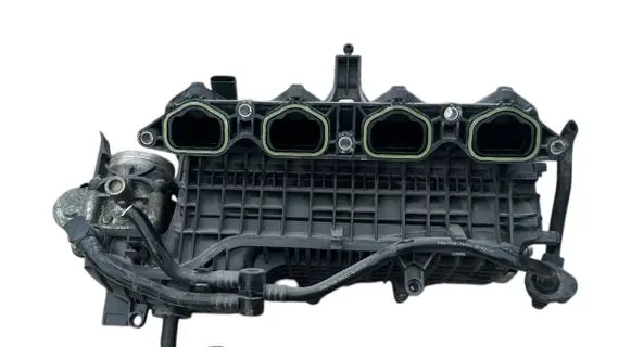 Volkswagen PASSAT B8 Intake manifold 04E145749B