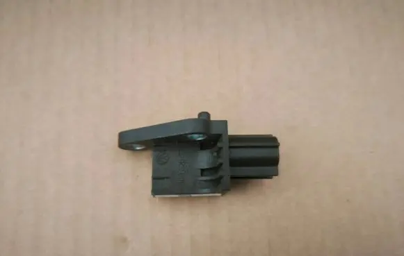 Volkswagen PASSAT B6 Airbag deployment crash/impact sensor 3C0909606B