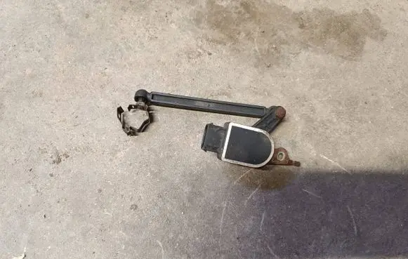 BMW 4 F36 Gran coupe Front height sensor lever 