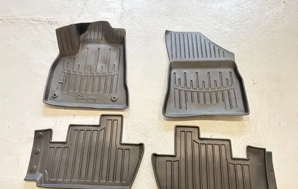 Peugeot 3008 I Car floor mat set 