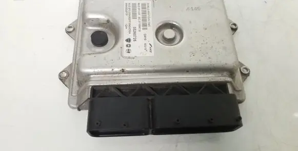Opel Combo D Engine control unit/module 55260726
