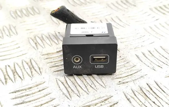 Hyundai i10 AUX in-socket connector 96120C7000 C7000