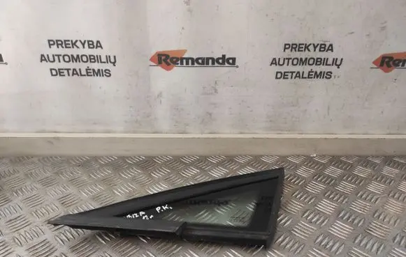 Seat Ibiza IV (6J,6P) Front triangle window/glass 6J0845411
