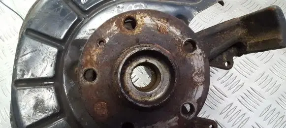 Volkswagen Golf VI Front wheel hub