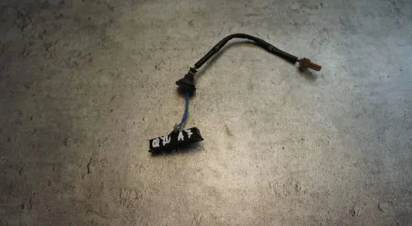 Infiniti Q70 Y51 Tailgate/boot open switch button 