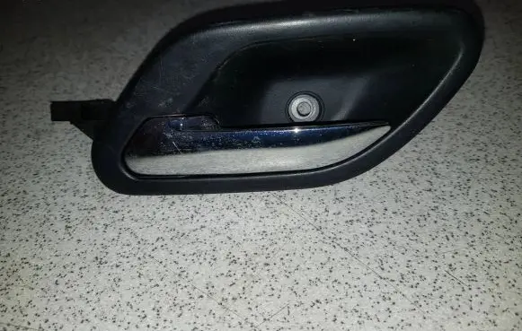 BMW 5 E39 Front door interior handle 8226049