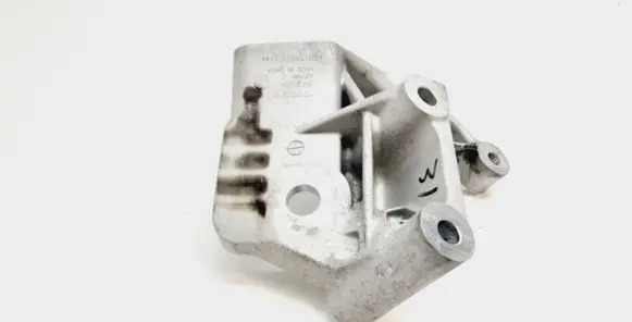 Volvo XC90 Engine mounting bracket 31430490