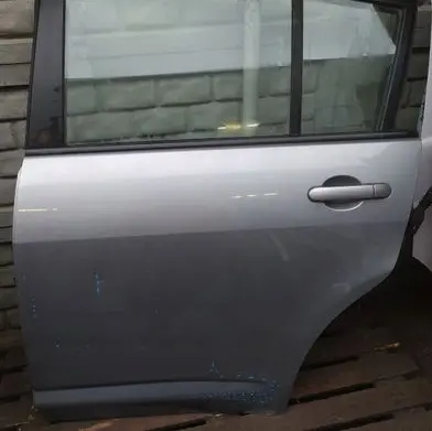 Nissan Tiida C11 Rear door