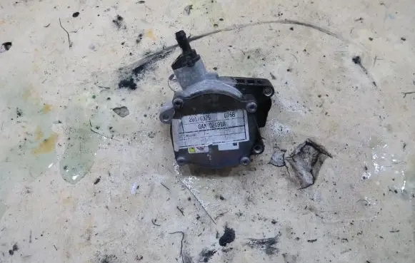 Hyundai i30 Vacuum pump G4A024918