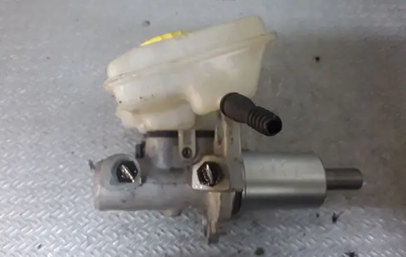 Audi A6 S6 C6 4F Master brake cylinder 8E0611301G 32067009