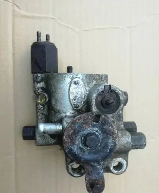 Mercedes-Benz 190 230 W110 W111 Valve LF/EVA1A3