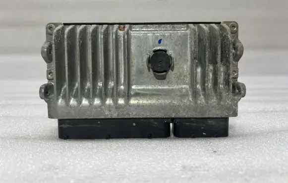 Toyota Yaris Engine control unit/module 896610U140
