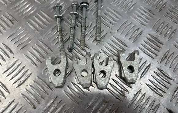 Nissan X-Trail T32 Fuel Injector clamp holder 