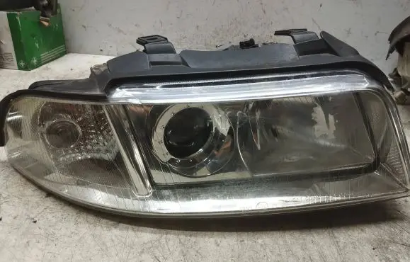 Audi A4 S4 B5 8D Headlight/headlamp